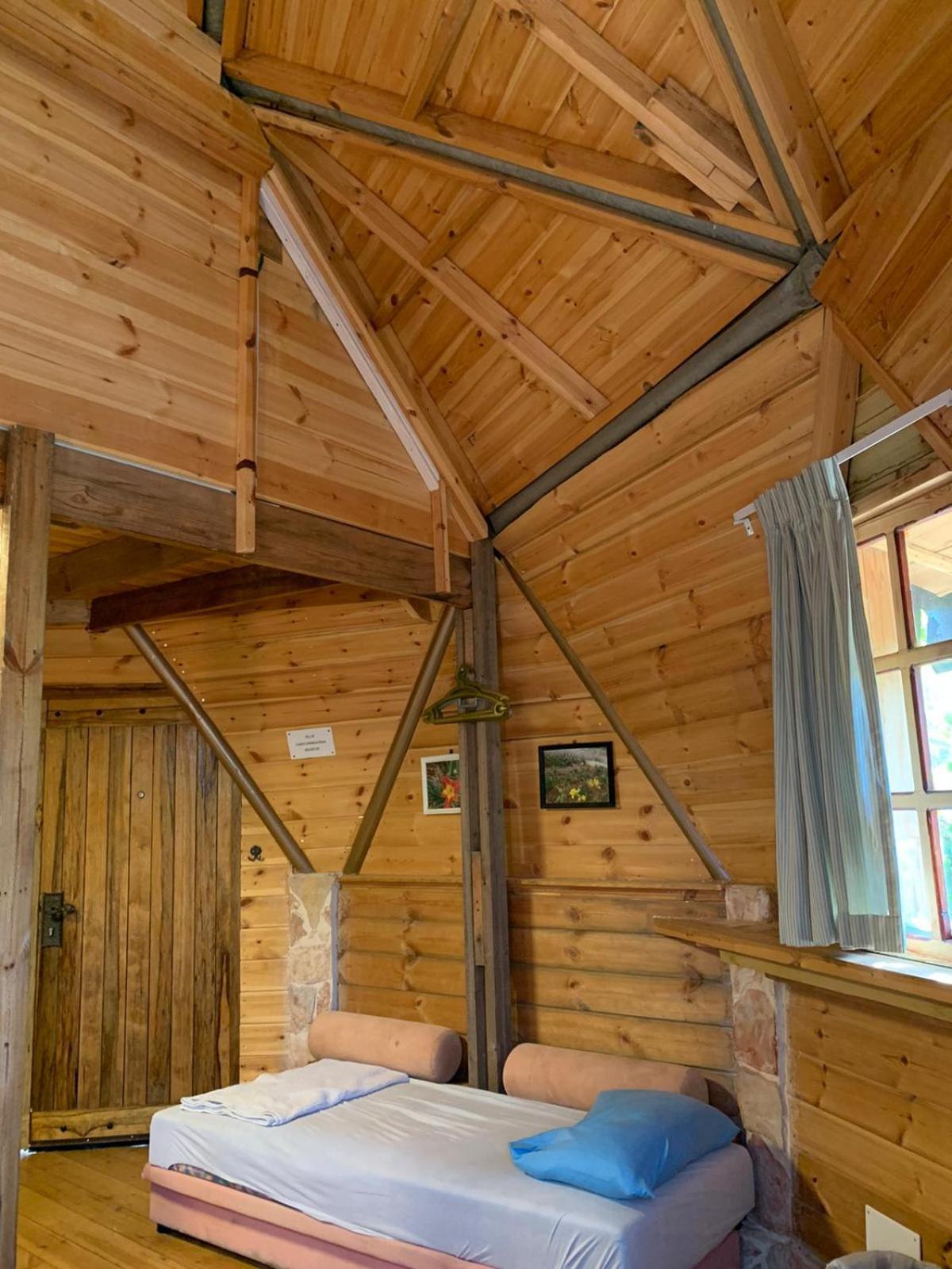 בקתת עץ בחורש במנות - דום גיאודזי - Wooden Cabin In Manot Eksteriør bilde
