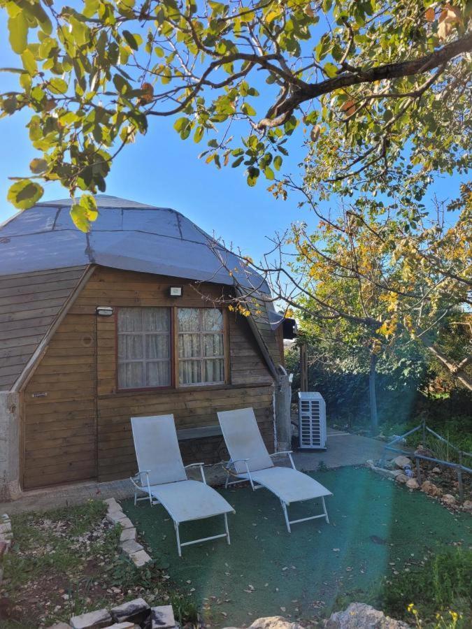 בקתת עץ בחורש במנות - דום גיאודזי - Wooden Cabin In Manot Eksteriør bilde